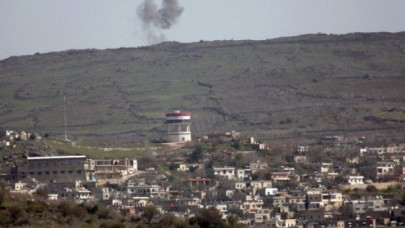 israel strike kills seven near fence in golan