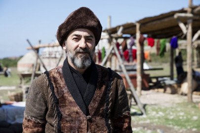 artuk bey actor ayberk pekcan passes away following cancer battle artuk bey actor ayberk pekcan passes away following cancer battle