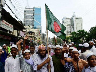 bangladesh teens block roads for seventh day over road safety bangladesh teens block roads for seventh day over road safety