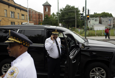 dozens shot in chicago in burst of weekend gun violence dozens shot in chicago in burst of weekend gun violence