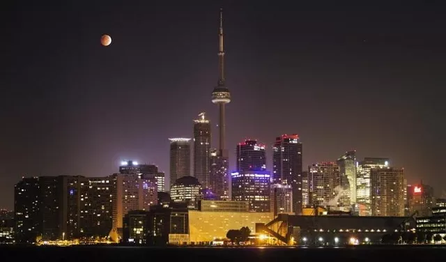 toronto 039 s cn tower and the skyline photo reuters toronto 039 s cn tower and the skyline photo reuters