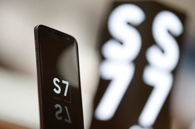 samsung 039 s galaxy s7 is displayed at its headquarters in seoul south korea january 5 2017 photo reuters samsung 039 s galaxy s7 is displayed at its headquarters in seoul south korea january 5 2017 photo reuters