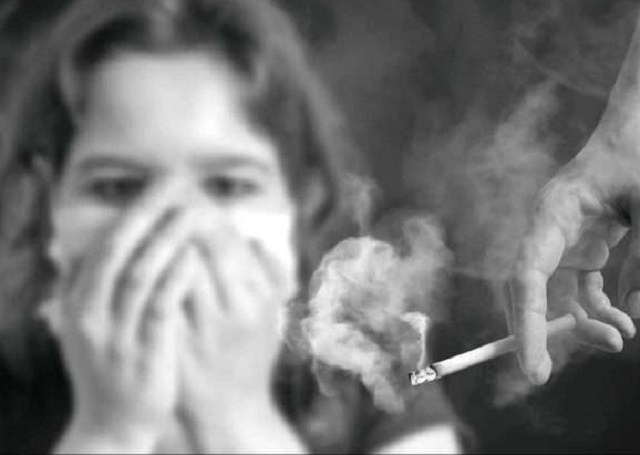 second hand smoke is responsible for at least 17 000 stillbirths in a year photo credit istock com