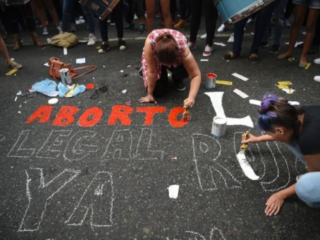 argentina senate rejects measure to legalise abortion