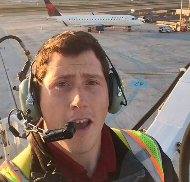 richard b russell a ground service agent at the seattle tacoma international airport who stole a plane and flew it for about an hour on august 10 before crashing on an island south of seattle photo afp richard b russell a ground service agent at the seattle tacoma international airport who stole a plane and flew it for about an hour on august 10 before crashing on an island south of seattle photo afp