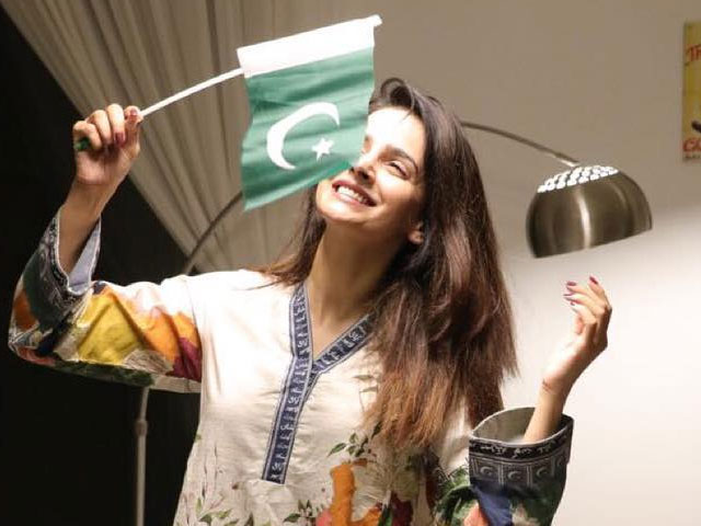 azadi mubarak celebrities wish for a prosperous peaceful pakistan