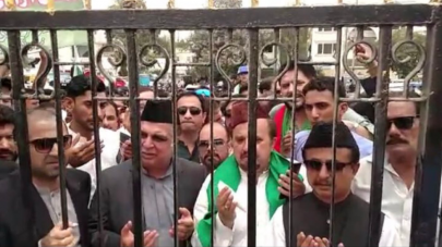 barred from entering jinnah mausoleum over bilawal house comments ismail barred from entering jinnah mausoleum over bilawal house comments ismail