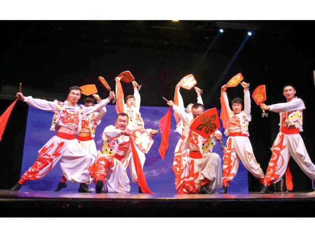 chinese perfiormers on stage at pnca photo inp chinese perfiormers on stage at pnca photo inp