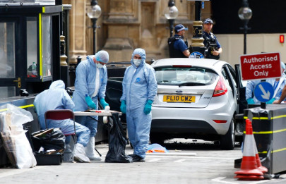 car hits pedestrians at uk parliament in suspected terrorist attack