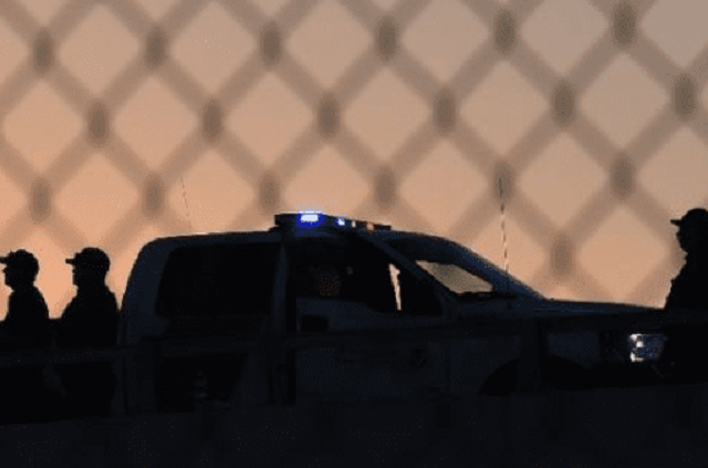 us border patrol officers keep watch along the border fence separating the us and mexico in el paso texas february 17 2016 photo afp us border patrol officers keep watch along the border fence separating the us and mexico in el paso texas february 17 2016 photo afp