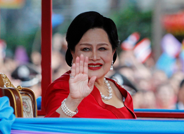 thailand s queen mother admitted to hospital