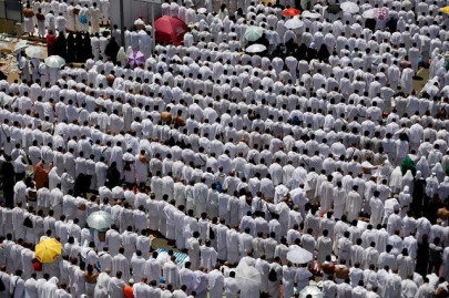 muslims congregate for eid prayers as zilhaj concludes muslims congregate for eid prayers as zilhaj concludes