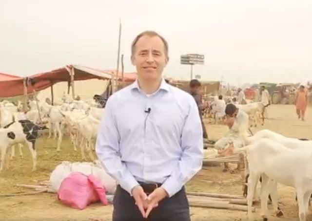 british hc says he enjoyed visiting islamabad cattle market witnessing people purchasing sacrificial animals screengrab british hc says he enjoyed visiting islamabad cattle market witnessing people purchasing sacrificial animals screengrab