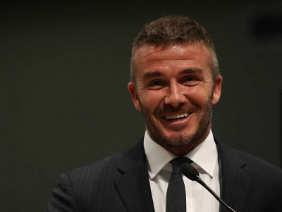 beckham to receive uefa president s award