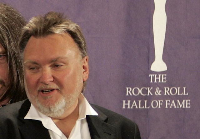 ed king of the band lynyrd skynyrd poses backstage at the rock and roll hall of fame induction ceremony at the waldorf astoria hotel in new york march 13 2006 photo reuters