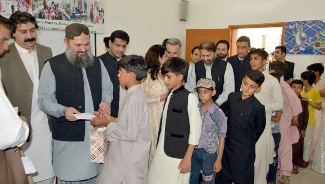 balochistan chief minister jam kamal khan distributes gifts among orphans at sos village on eid photo express balochistan chief minister jam kamal khan distributes gifts among orphans at sos village on eid photo express