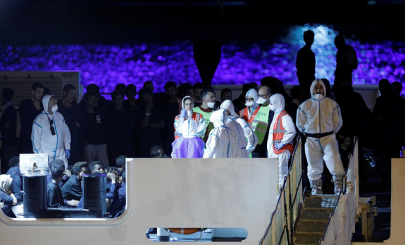 italy disembarks stranded migrants italy disembarks stranded migrants