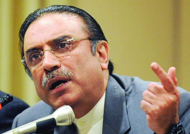 quot zardari continues to play politics while his country disintegrates