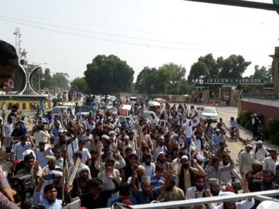 islamabad on edge as tlp rally inches closer islamabad on edge as tlp rally inches closer