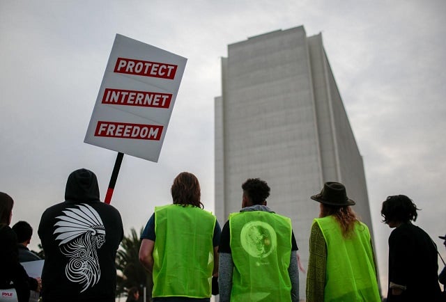 supporters of net neutrality protest the fcc 039 s recent decision to repeal the program in los angeles california november 28 2017 photo reuters