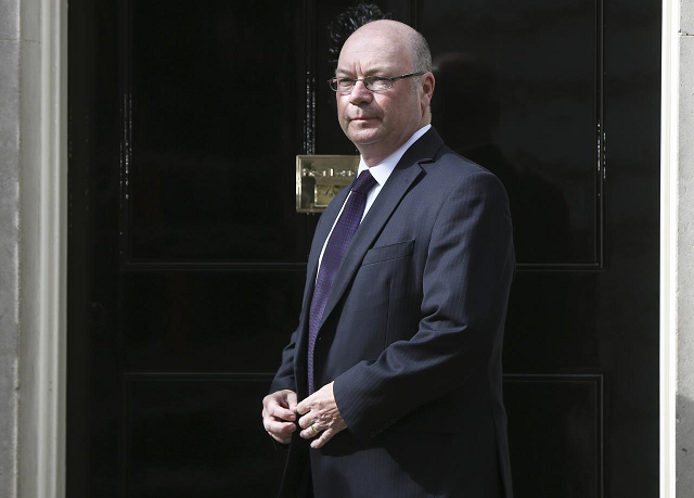 alistair burt arrives at 10 downing street as britain 039 s re elected prime minister david cameron names his new cabinet in central london britain may 11 2015 photo reuters