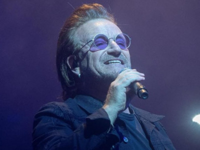 u2 cancels berlin show after bono loses voice u2 cancels berlin show after bono loses voice