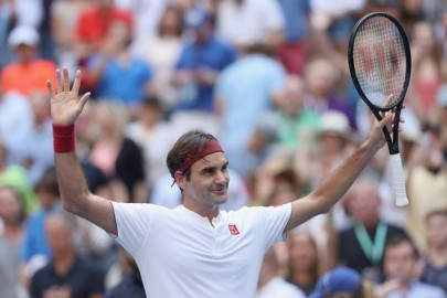 federer stuns kyrgios to reach us open last 16