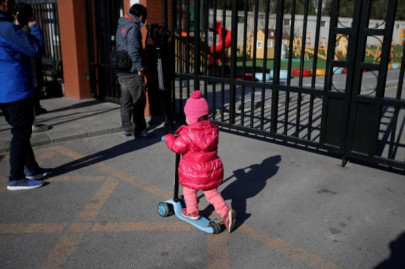 parents at chinese kindergarten horrified by pole dancing act parents at chinese kindergarten horrified by pole dancing act