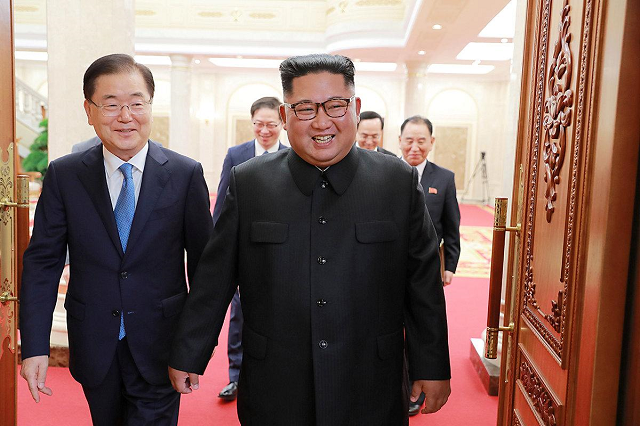 chief of the national security office at seoul 039 s presidential blue house chung eui yong meets with north korean leader kim jong un in pyongyang north korea september 5 2018 photo reuters