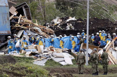 japan toll rises to 35 after powerful quake japan toll rises to 35 after powerful quake