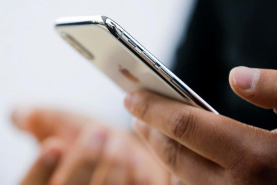 trump tells apple to make products in us trump tells apple to make products in us