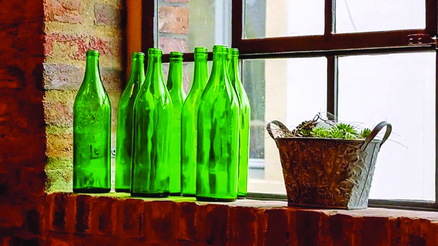 Study finds more microplastic in glass bottles than plastic   tribune.com.pk