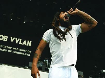 bob vylan halts idf chant to avoid trouble but leads crowd in free palestine chant bob vylan halts idf chant to avoid trouble but leads crowd in free palestine chant