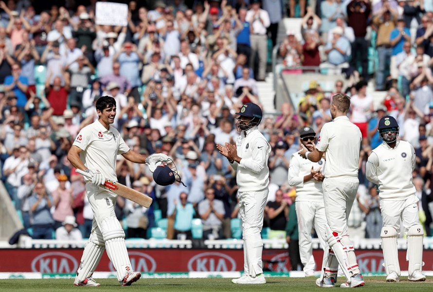 england 039 s alastair cook l celebrates his century during play on the fourth day of the fifth test cricket match between england and india at the oval in london on september 10 2018 photo afp