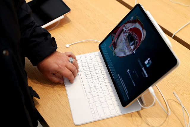 new ipad pro to have larger display revamped magic keyboard