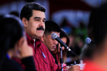 venezuela s maduro travels to china in search of fresh funds