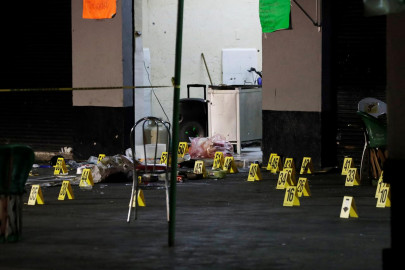 three killed in mexico city tourist hotspot police chase mariachi gunmen three killed in mexico city tourist hotspot police chase mariachi gunmen