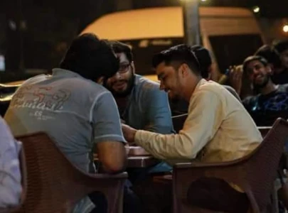 brawl breaks out at dhaba over demand for clearing tab