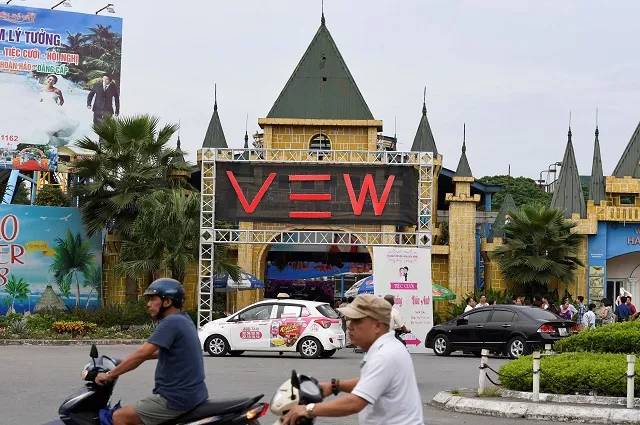 commuters pass the entrance to the west lake water park in hanoi on september 17 2018 where partygoers died from drug use during electronic dance music festival quot trip to the moon quot inside the park photo afp commuters pass the entrance to the west lake water park in hanoi on september 17 2018 where partygoers died from drug use during electronic dance music festival quot trip to the moon quot inside the park photo afp