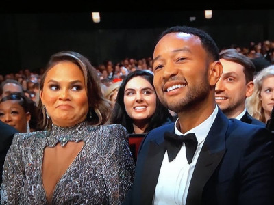 chrissy teigen s reaction to failed emmy awards joke is winning the internet chrissy teigen s reaction to failed emmy awards joke is winning the internet
