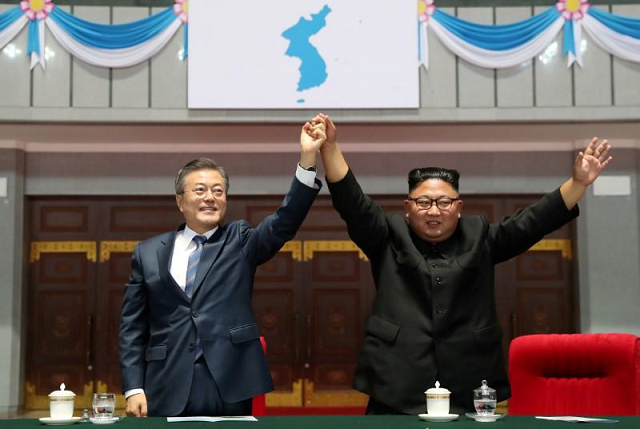 south korean president moon jae in and north korean leader kim jong un acknowledges the audience after watching the performance titled quot the glorious country quot at the may day stadium in pyongyang north korea september 19 2018 photo reuters