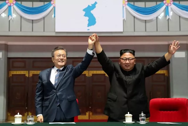 south korean president moon jae in and north korean leader kim jong un acknowledges the audience after watching the performance titled quot the glorious country quot at the may day stadium in pyongyang north korea september 19 2018 photo reuters south korean president moon jae in and north korean leader kim jong un acknowledges the audience after watching the performance titled quot the glorious country quot at the may day stadium in pyongyang north korea september 19 2018 photo reuters