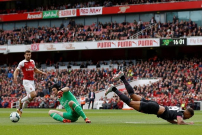 emery hails cech after everton win emery hails cech after everton win