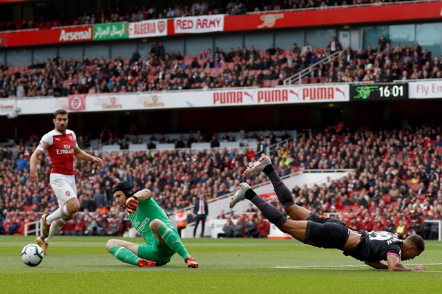 it was a well timed display from cech after the former chelsea star was replaced by pre season signing bernd leno for thursday 039 s europa league win over vorskla poltava photo afp