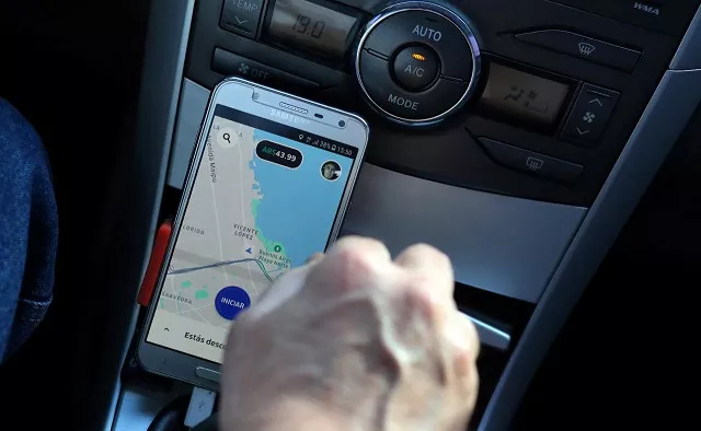 uber driver juan carlos who wished not to give his last name uses his application map on his cellphone as he drives his car in buenos aires argentina september 19 2018 picture taken september 19 2018 photo reuters uber driver juan carlos who wished not to give his last name uses his application map on his cellphone as he drives his car in buenos aires argentina september 19 2018 picture taken september 19 2018 photo reuters