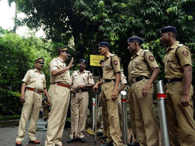 police commissioner dc responded to the man 039 s sit in has asked the police to resolve the issue upon at the earliest photo afp police commissioner dc responded to the man 039 s sit in has asked the police to resolve the issue upon at the earliest photo afp