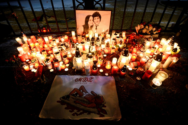 candles are seen in front of the government of the slovak republic 039 s building during march in honour of murdered slovak investigative reporter jan kuciak and his girlfriend martina kusnirova in bratislava slovakia march 2 2018 photo reuters
