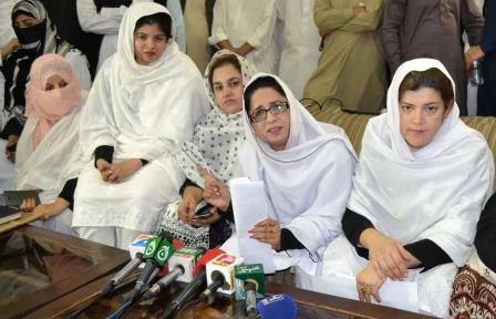 female lawyers during press conference in quetta photo online