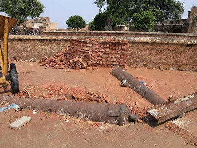 inquiry launched into cannons discovered at lahore fort inquiry launched into cannons discovered at lahore fort