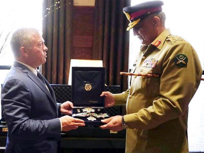 king abdullah awards gen qamar with jordan s top military honour king abdullah awards gen qamar with jordan s top military honour